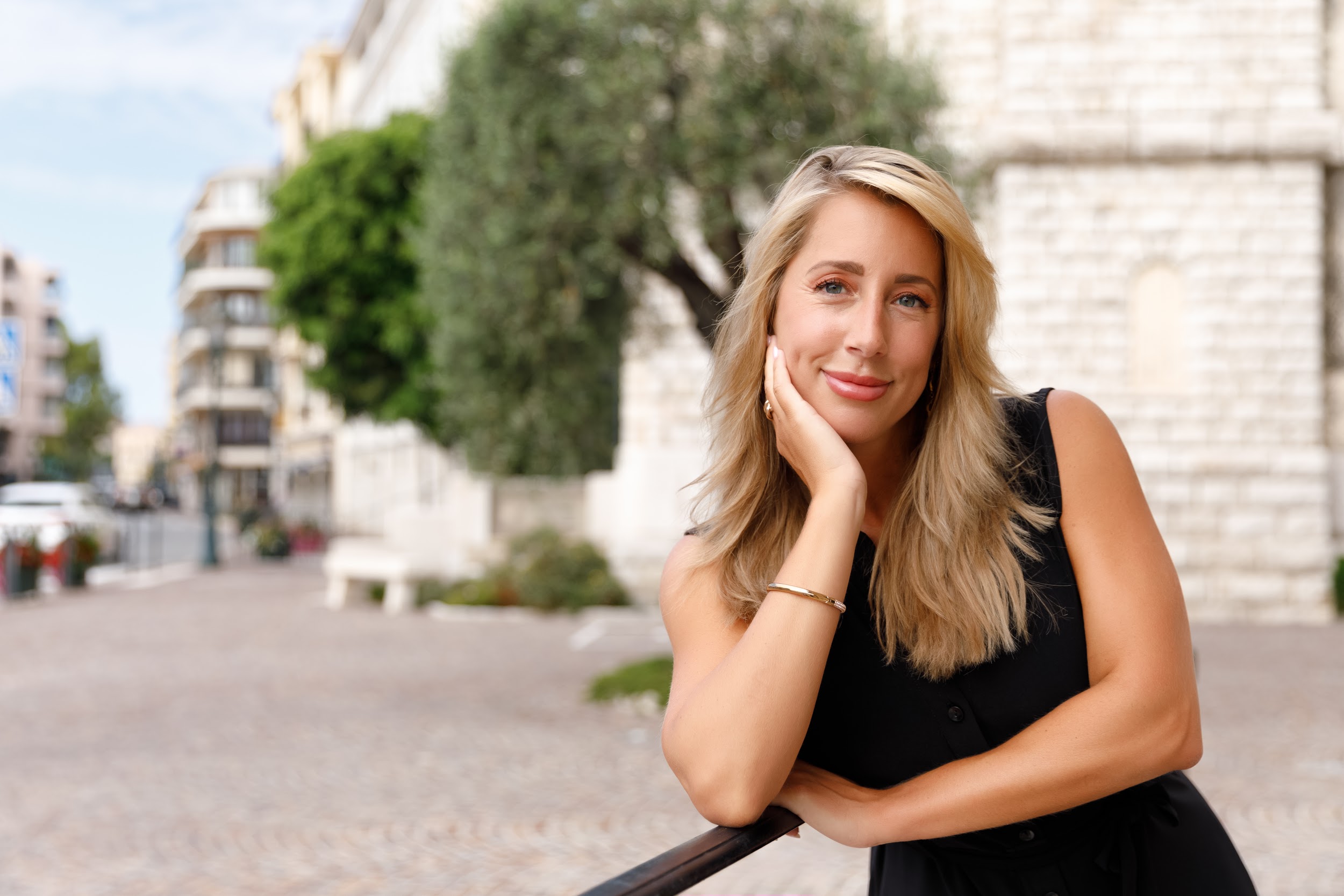 Daniëlla Eikmans van Dorst, founder of New Paradigm CEO™, in conversation